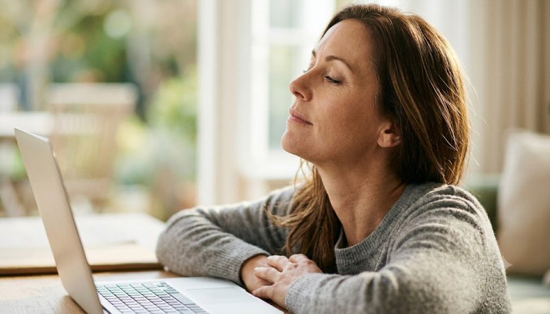 Why Your Meibomian Glands Still Expect a Full Blink
